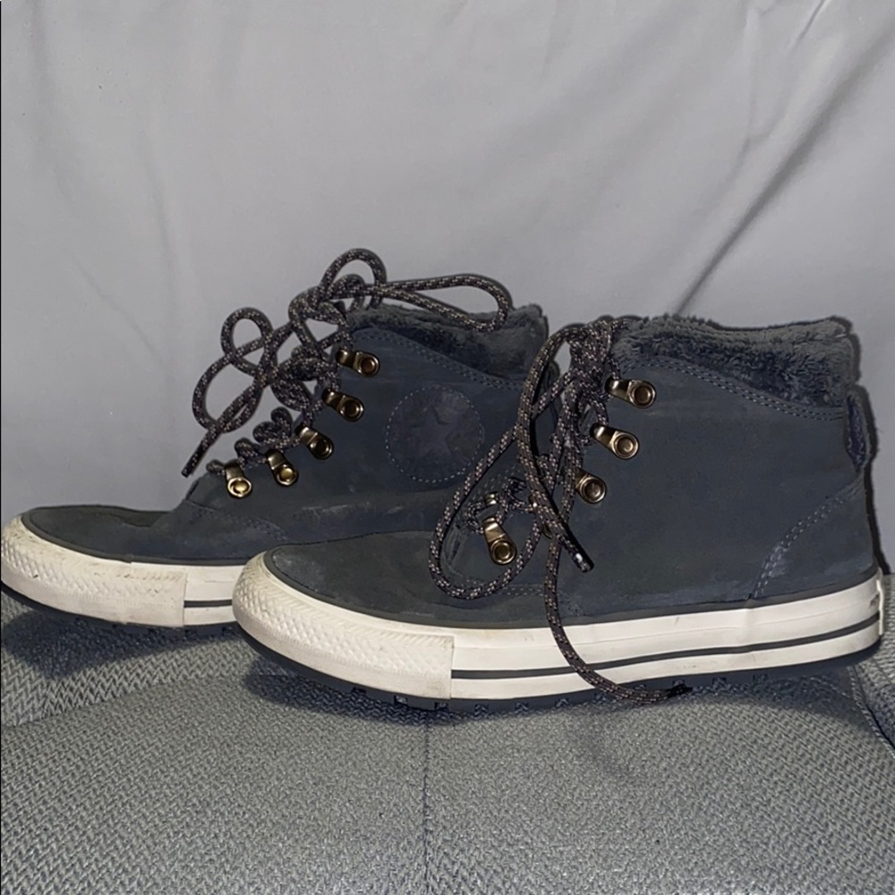 Grey converse boots
